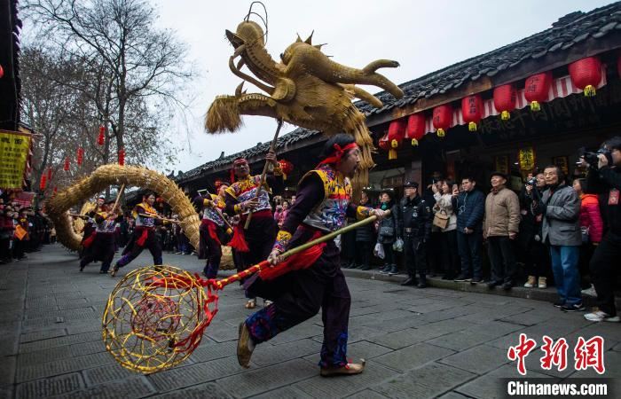 “春节之乡”年味十足_海内外游客四川阆中寻“春节之源”